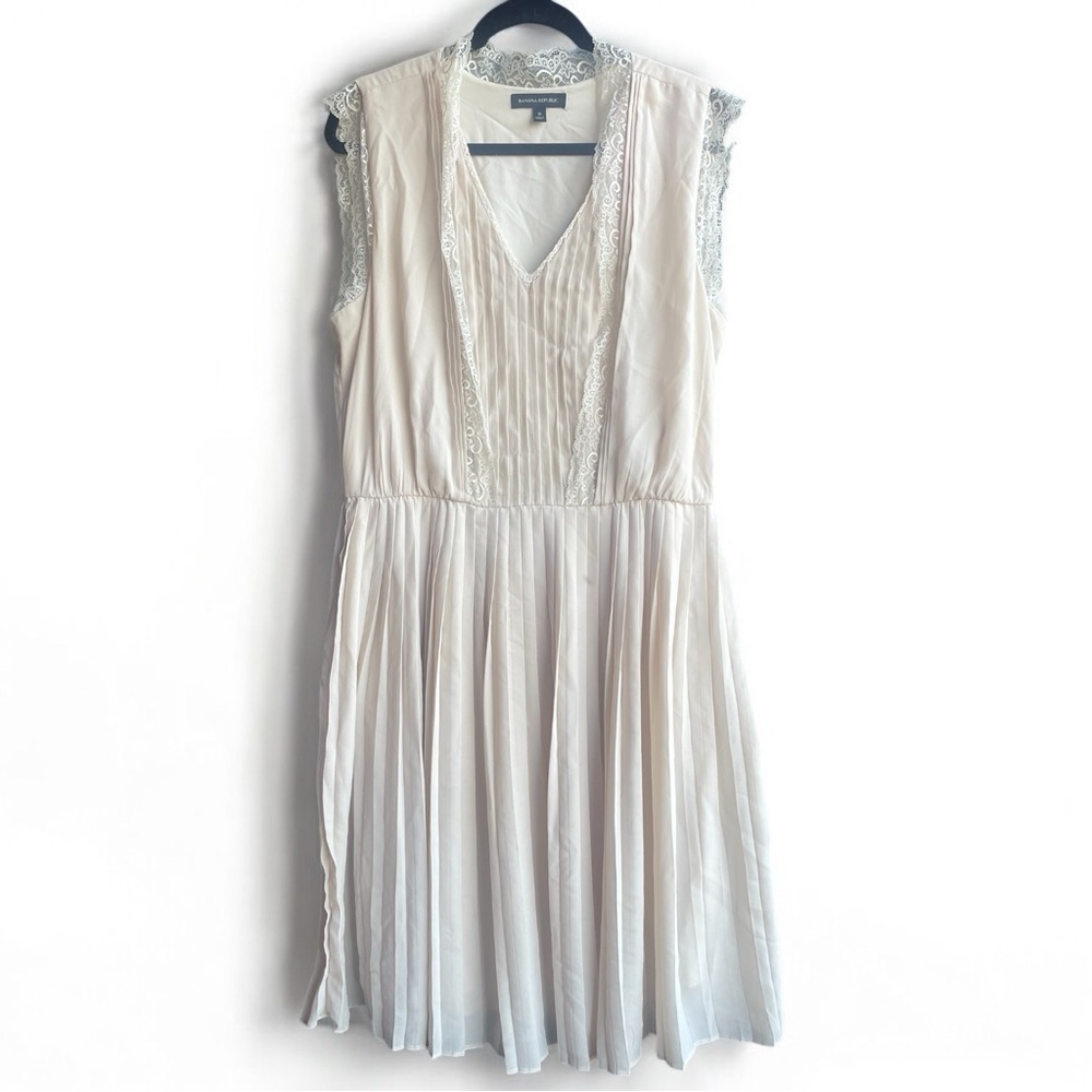Banana Republic Lace Trim Pleated Dress (cream/off white) - size 14